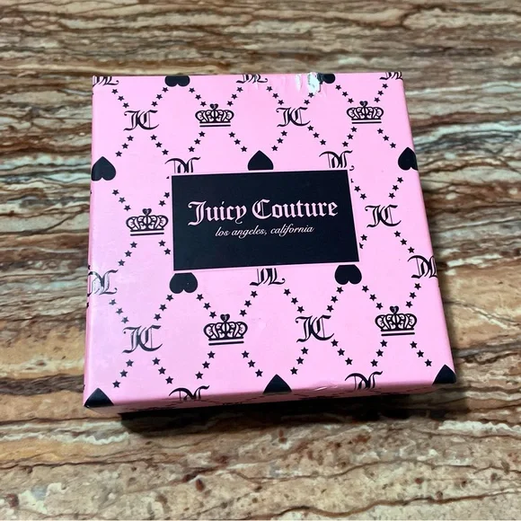 Juicy Couture - Picture 6 of 9